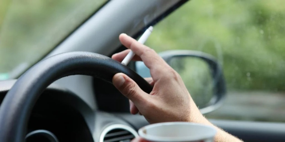 Come eliminare l’odore di tabacco dall’abitacolo dell’auto?