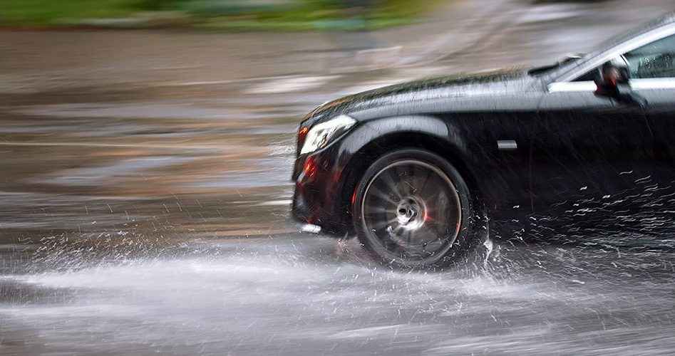 Cos’è l’effetto aquaplaning?