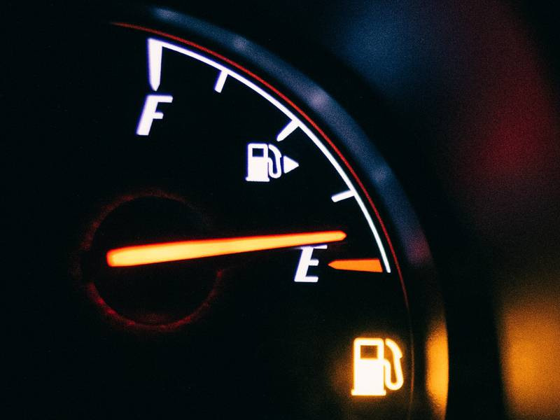 Perché non puoi guidare con il serbatoio mezzo vuoto?
