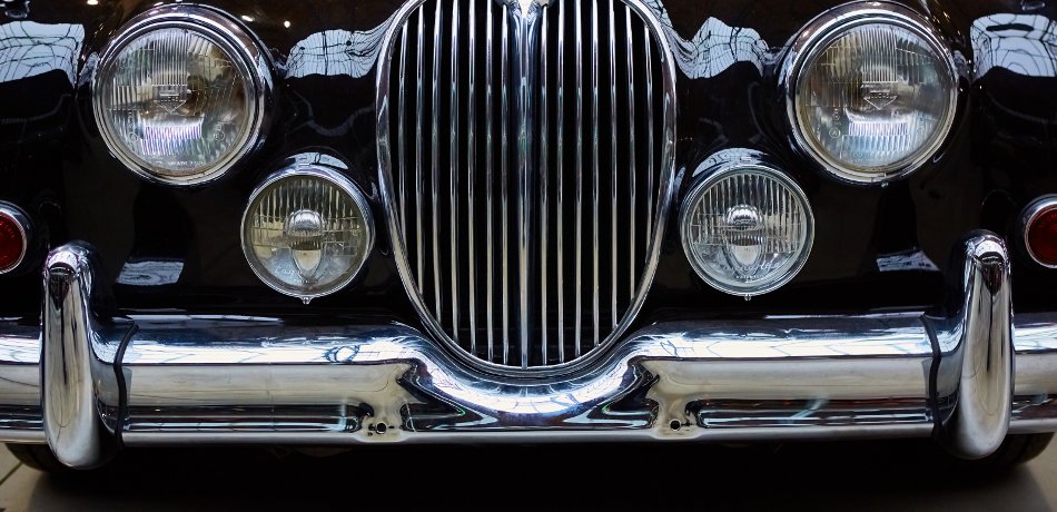 Come preservare a lungo la brillantezza delle parti cromate delle auto?