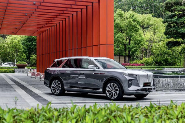 Hongqi E-HS9: un’auto elettrica di lusso dalla Cina