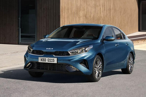 KIA Cerato: berlina aggiornata della quarta generazione Foto 2