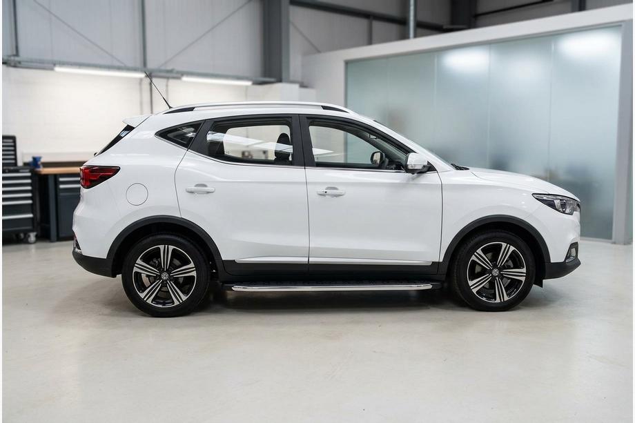 MG ZS 2017-2024 Pedane Laterali BlackLine (2 pz, Alluminio) Image
