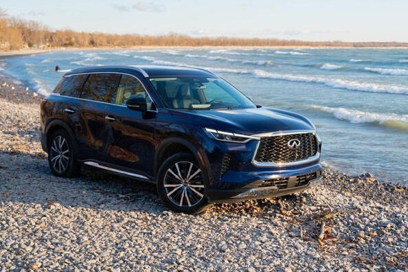 Infiniti QX60: lusso e praticità in un’unica macchina Foto 4
