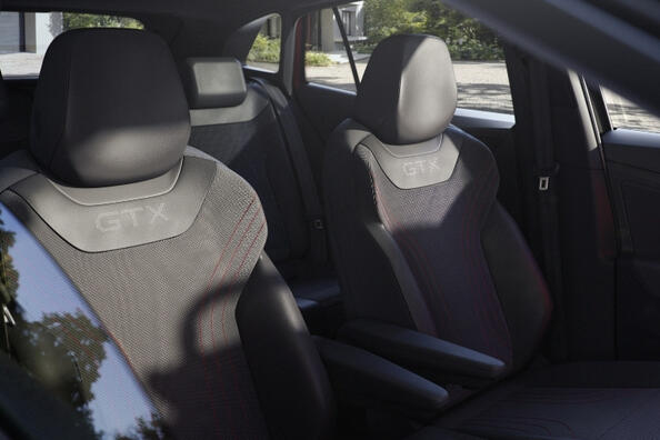 Volkswagen ID.4 GTX: crossover elettrico carico Foto 6