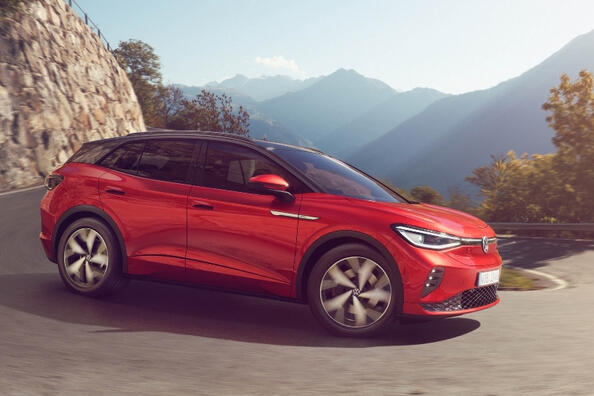 Volkswagen ID.4 GTX: crossover elettrico carico Foto 2