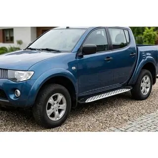 Pedane Laterali Shining V1 (2 pz, Alluminio) Mitsubishi L200 2006-2015 foto 1