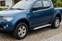 Fiat Fullback 2016- Pedane Laterali Shining V1 (2 pz, Alluminio) foto 1