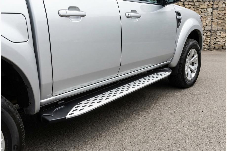 Mazda BT-50 2007-2012 Pedane Laterali Shining V1 (2 pz, Alluminio) Image
