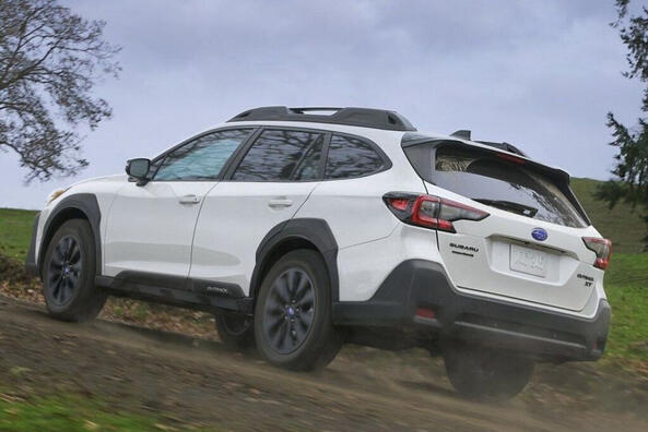 Subaru Outback di sesta generazione: una station wagon per conquistare ogni strada Foto 4