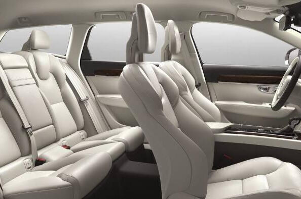 Volvo V90 Cross Country: una revisione del veicolo fuoristrada Foto 6