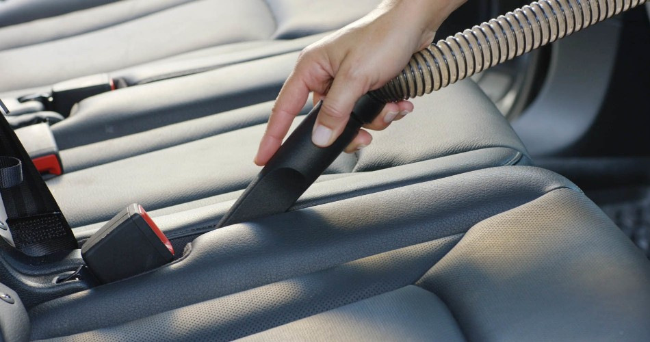 Come aspirare correttamente l’interno dell’auto?