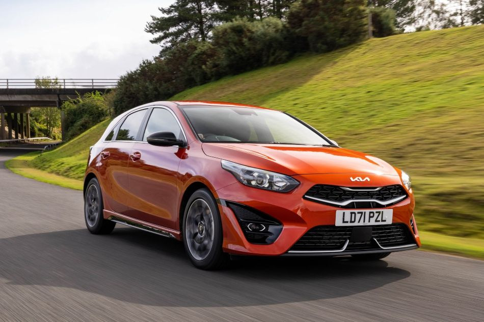 Revisione della berlina KIA Ceed aggiornata