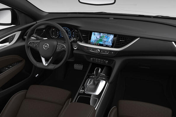 Opel Insignia Grand Sport: revisione del liftback aggiornato Foto 5