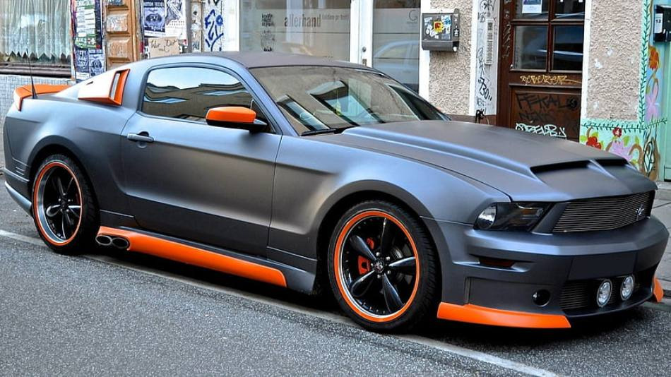 Carrozzeria: carbonio o plastica, per un look sportivo o elegante