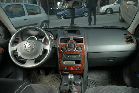 Aggiorniamo il siluro dell’auto: l’uso di sovrapposizioni sul pannello