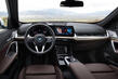 Panoramica del crossover elettrico compatto BMW iX1 foto 5