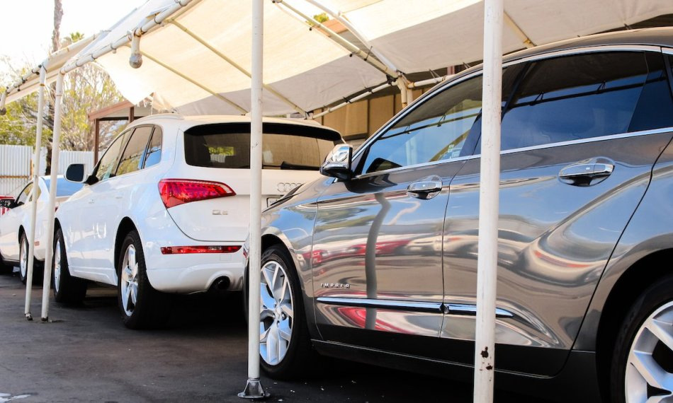 Come riporre correttamente un’auto all’aperto