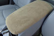 Come tirare il bracciolo all’interno dell’auto? foto 2