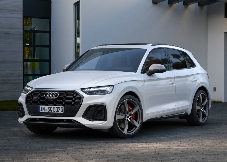 Revisione del crossover sportivo aggiornato Audi SQ5
