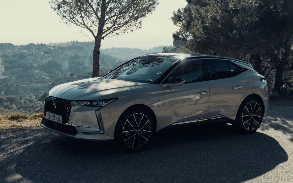 DS 4 della seconda generazione: un cross-hatch elegante e pratico