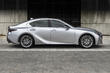 Revisione della berlina aggiornata Lexus IS foto 2