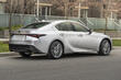 Revisione della berlina aggiornata Lexus IS foto 3