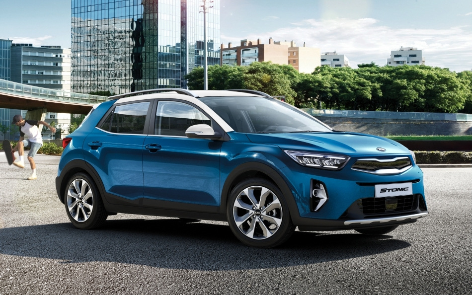 Revisione del crossover cittadino aggiornato KIA Stonic