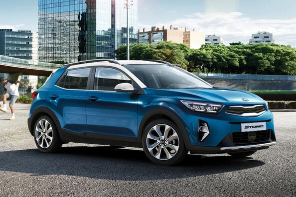 Revisione del crossover cittadino aggiornato KIA Stonic