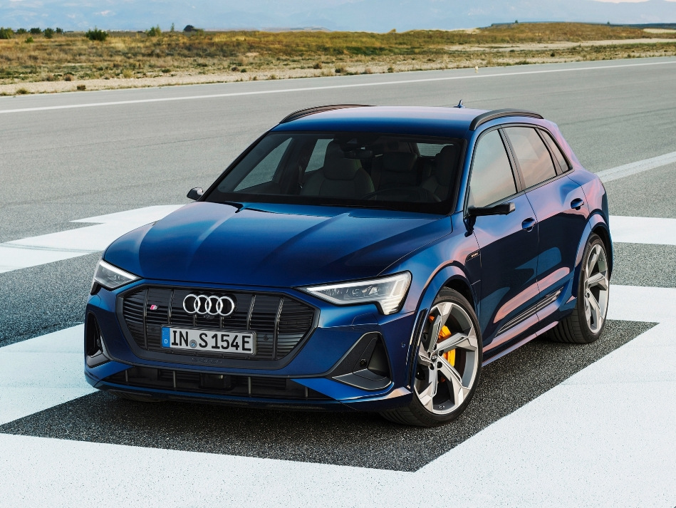 Audi e-tron S: auto elettrica potente ed elegante