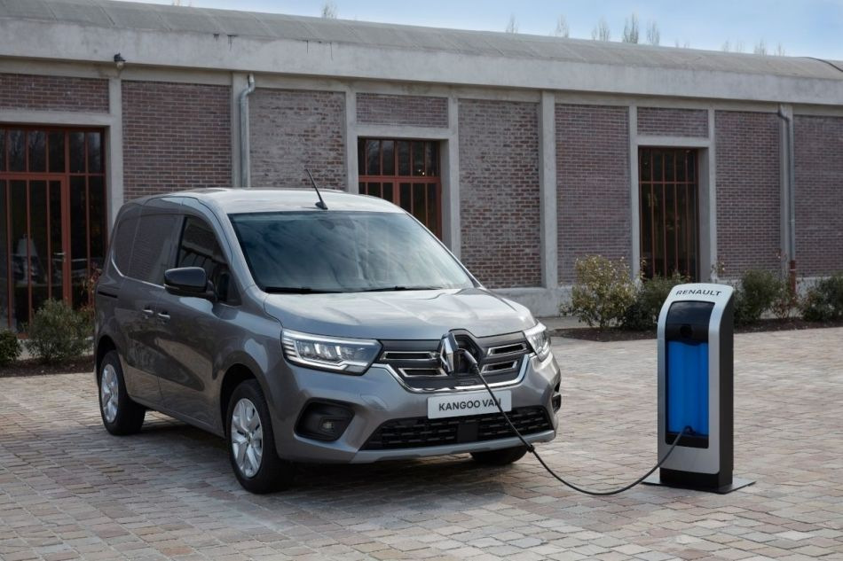 Renault Kangoo Van E-Tech: un furgone pratico ed ecologico