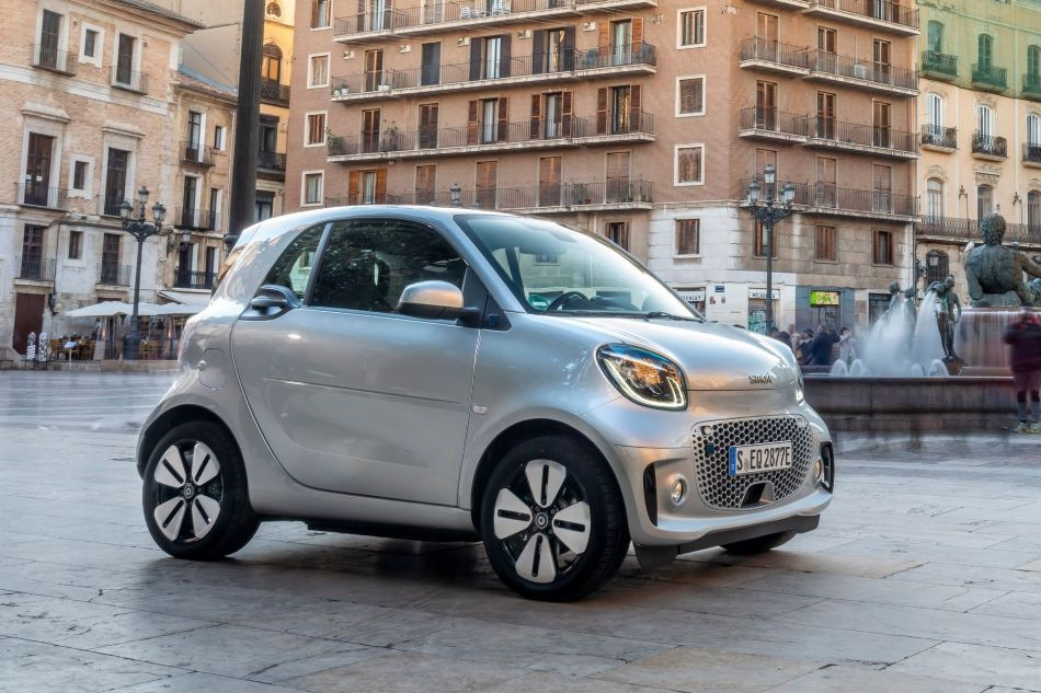 Smart EQ fortwo: un’auto elettrica elegante per la città