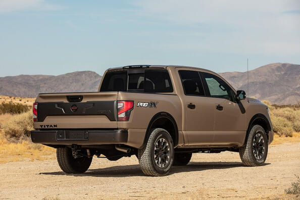 Nissan Titan di seconda generazione: una revisione del pick-up Foto 2