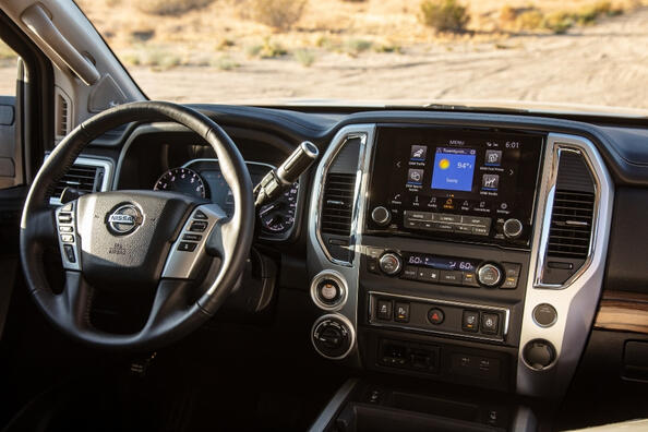 Nissan Titan di seconda generazione: una revisione del pick-up Foto 5