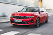 Panoramica della berlina compatta Opel Astra di sesta generazione foto 4