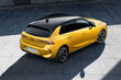 Panoramica della berlina compatta Opel Astra di sesta generazione foto 2
