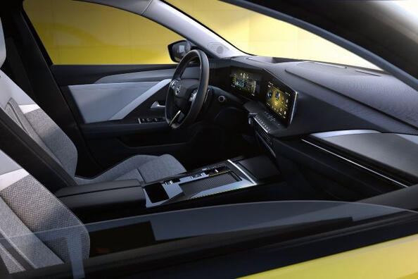 Panoramica della berlina compatta Opel Astra di sesta generazione Foto 6