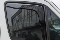 Volkswagen Crafter 2006-2016 Deflettori aria ad incastro Niken Luxury (2 pz) foto 1