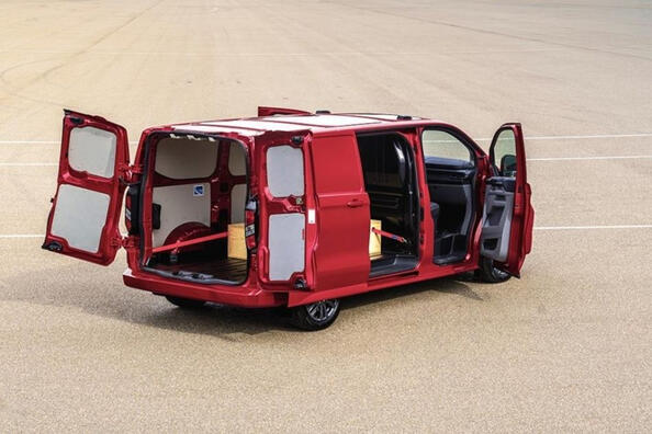 Ford Transit Custom II generazione: un assistente affidabile per il business Foto 4