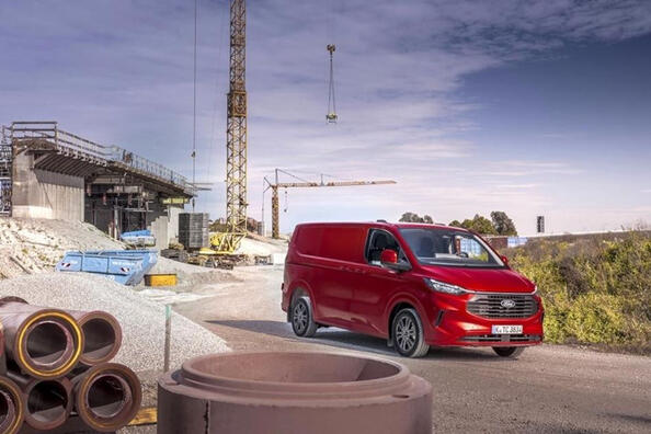 Ford Transit Custom II generazione: un assistente affidabile per il business Foto 2