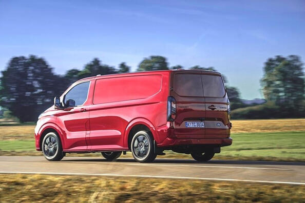 Ford Transit Custom II generazione: un assistente affidabile per il business Foto 3
