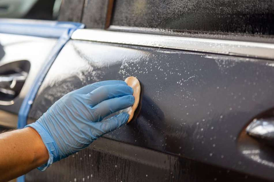 Come usare l’argilla per pulire le auto