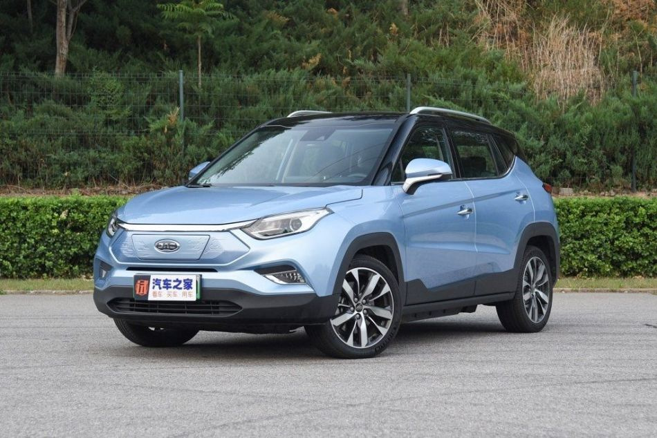 JAC iEVS4: recensione del crossover compatto elettrico