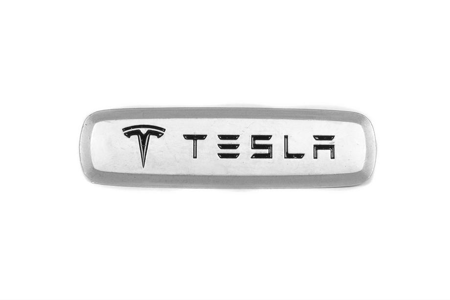 Tesla Badge in alluminio per tappetini auto (1 pz) Image