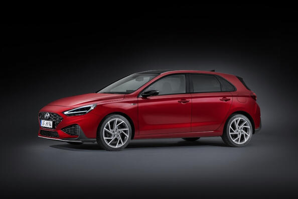 Revisione della berlina aggiornata Hyundai i30 di terza generazione Foto 3