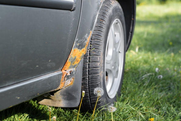 Perché appare la ruggine sull’auto?
