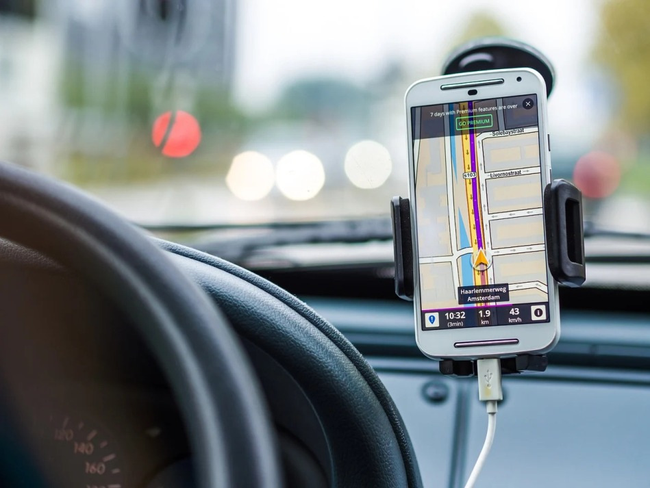 Applicazioni mobili per automobilisti: assistenti indispensabili sulla strada