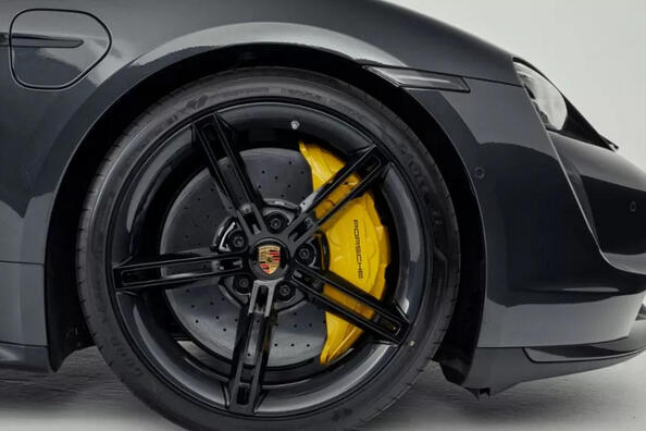 Ruote per auto elettriche: eleganti nemici della riserva di carica?
