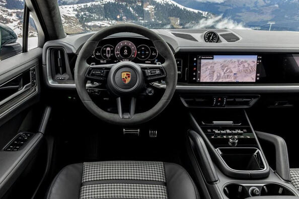 Porsche Cayenne Coupé: un lussuoso crossover dal look aggiornato Foto 5