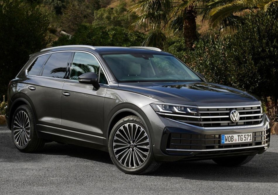 Volkswagen Touareg: il crossover aggiornato è diventato ancora più perfetto
